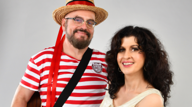 website hwb musik-aktion Das Duo „I Gondolieri“ gibt bei einer Musik-Aktion an der Grünen Bank in Westerholt italienische Musik zum Besten